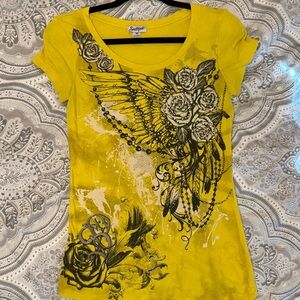 Sadie & Sage Yellow Floral Wing Graphic Scoop Tee